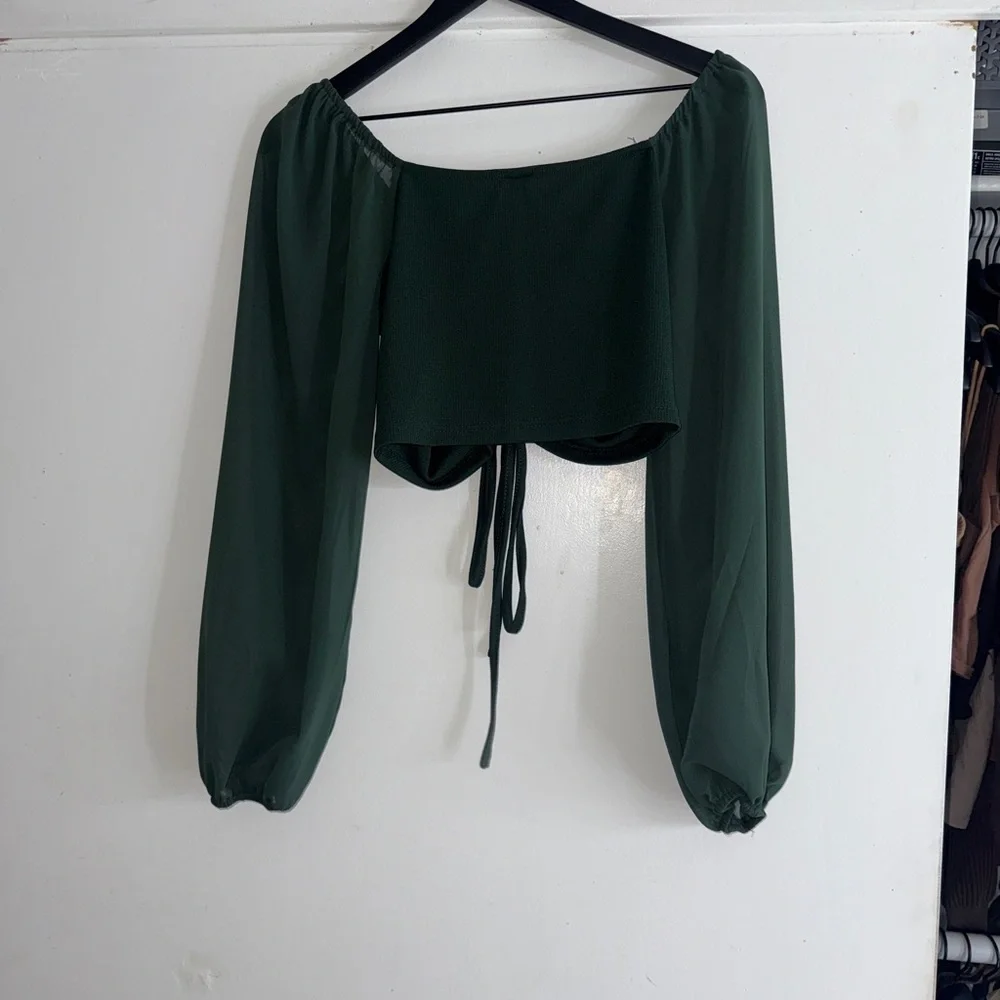 2/$15 SHEIN Green Ruched Crop Blouse Long Sleeve - Picture 3 of 4